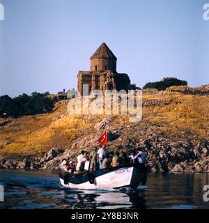 Die Kirche zum Heiligen Kreuz Ahtamar AdasÄ ve Kutsal Hac Katedrali auf der Insel Akdamar im Vansee Van Gölü in der Provinz Van in Ostanatolien, Türkei um 1988. 900200000719 Foto Stock