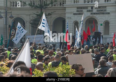 Limassol, Cipro - 26 gennaio 2023: Sciopero di tre ore su tutto il territorio nazionale organizzato dai sindacati per il ripristino completo dell'indennità per il costo della vita. Foto Stock