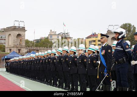 Milano, Italia. 4 ottobre 2024. Cerimonia di giuramento dei cadetti della polizia locale - Cronaca - Milano, Italia - Venerd&#xec;, 04 ottobre 2024 (foto Marco Cremonesi/LaPresse) cerimonia di giuramento dei cadetti della polizia locale - News - Milano, Italia - venerdì 04 ottobre 2024 (foto Marco Cremonesi/LaPresse) crediti: LaPresse/Alamy Live News Foto Stock