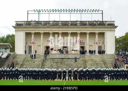 Milano, Italia. 4 ottobre 2024. Cerimonia di giuramento dei cadetti della polizia locale - Cronaca - Milano, Italia - Venerd&#xec;, 04 ottobre 2024 (foto Marco Cremonesi/LaPresse) cerimonia di giuramento dei cadetti della polizia locale - News - Milano, Italia - venerdì 04 ottobre 2024 (foto Marco Cremonesi/LaPresse) crediti: LaPresse/Alamy Live News Foto Stock