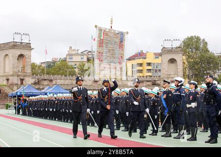 Milano, Italia. 4 ottobre 2024. Cerimonia di giuramento dei cadetti della polizia locale - Cronaca - Milano, Italia - Venerd&#xec;, 04 ottobre 2024 (foto Marco Cremonesi/LaPresse) cerimonia di giuramento dei cadetti della polizia locale - News - Milano, Italia - venerdì 04 ottobre 2024 (foto Marco Cremonesi/LaPresse) crediti: LaPresse/Alamy Live News Foto Stock