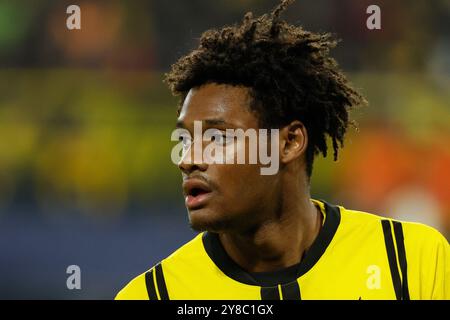 Champions League (24/25), Spieltag 2: Borussia Dortmund - Celtic Glasgow, Signal Iduna Park, Julien Duranville (Borussia Dortmund) / DFB / DFL PROIBISCONO QUALSIASI USO DI FOTOGRAFIE COME SEQUENZE DI IMMAGINI E/O QUASI-VIDEO. Foto Stock