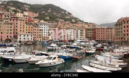 ITALIA LES CINQ TERRES BALLADE ENTRE CAMOGLIA E LEVANTO VIA MONTARETTO & BONASSALA Foto Stock