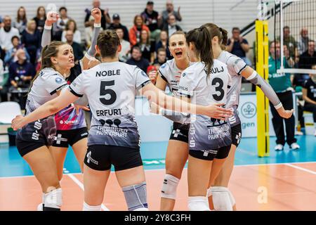 Jubel, Celebration bei Schwarz-Weiss Erfurt, 02.10.2024, Erfurt (Deutschland), pallavolo, 1. Bundesliga Frauen, Schwarz-Weiss Erfurt - Dresdner SC Foto Stock