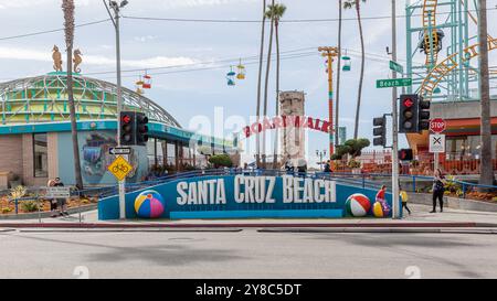 Santa Cruz Beach Boardwalk, il parco divertimenti più antico della California Foto Stock