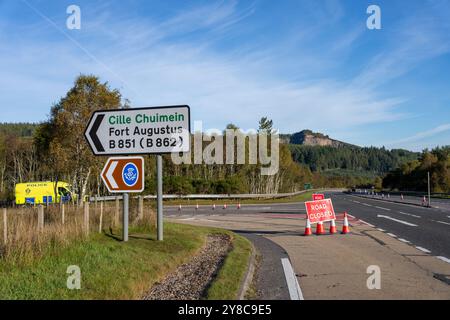 4 ottobre 2024. B851 Road vicino Daviot, Inverness, Scozia. Questa e' la scena dell'auto che e' andata fuori strada e che e' scoppiata in fiamme uccidendo una persona all'interno del veicolo. La polizia ha rilasciato questo PR - Un portavoce della polizia scozzese ha detto: "Stiamo indagando sulla morte del conducente di un veicolo che ha lasciato la carreggiata della B851 vicino a Inverness poco dopo le 11,20 di mercoledì 2 ottobre 2024. Le richieste di informazioni rimangono in corso. Le circostanze sono state deferite al Commissario per le indagini e il riesame della polizia." - Ci sono anche informazioni sui testimoni che hanno coinvolto gli agenti della polizia armata. Foto Stock