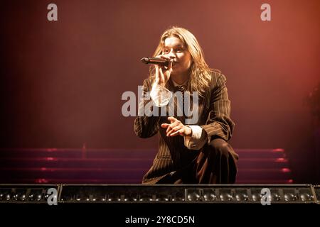 Oslo, Norvegia. 3 ottobre 2024. La cantante, cantautrice e musicista norvegese Girl in Red esegue un concerto dal vivo all'Oslo Spektrum di Oslo. Foto Stock