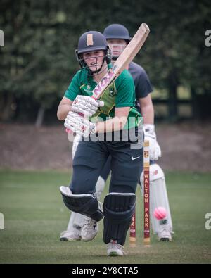 Trudy Johnson del Sessay Cricket Club che gioca al Walton Park è stata selezionata per la squadra inglese U19 nella Coppa del mondo T20. Contrassegno P Doherty/Caughtlight Foto Stock