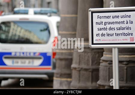 I dipendenti SEITA manifestano contro la chiusura del tessuto di sigarette, Rioms, Puy-de-Dôme, Auvergne-Rhône-Alpes, Francia Foto Stock