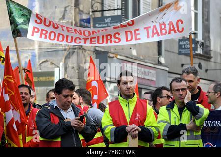 I dipendenti SEITA manifestano contro la chiusura del tessuto di sigarette, Rioms, Puy-de-Dôme, Auvergne-Rhône-Alpes, Francia Foto Stock