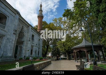 Bursa, Turchia - 8 settembre 2024: La Moschea Verde, nota anche come Moschea di Mehmed i, è parte di un complesso più grande a Bursa, Turchia Foto Stock