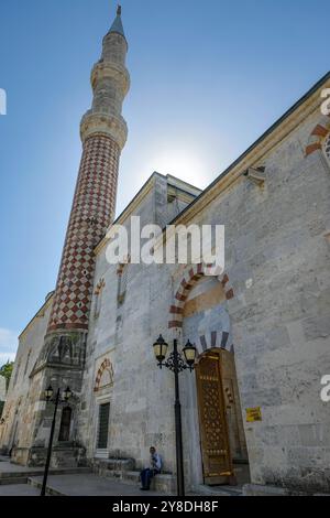 Edirne, Turchia - 3 ottobre 2024: La moschea UC Serefeli o moschea dei tre balconi a Edirne, Turchia. Foto Stock