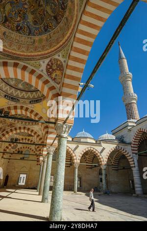 Edirne, Turchia - 3 ottobre 2024: La moschea UC Serefeli o moschea dei tre balconi a Edirne, Turchia. Foto Stock