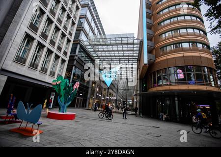 The Playce Einkaufszentrum am Potsdamer Platz a Berlino, ore 16. Settembre 2024. Stadtentwicklungen a Berlino *** il centro commerciale Playce a Potsdamer Platz a Berlino il 16 settembre 2024 sviluppo urbano a Berlino Foto Stock