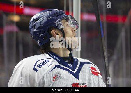 LanxessArena, Colonia, Renania settentrionale-Vestfalia, Alex Green (Straubing Tigers, #6), PENNY DEL, Koelner Haie- Staubing Tigers su 03.10.2024 al The Lanxes Foto Stock