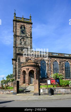 Whitchurch, Shropshire, Regno Unito - 16 settembre 2024; chiesa parrocchiale di St Alkmunds nel North Shropshire con cancello e torre Foto Stock