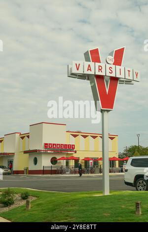 Il Varsity Diner è stato presentato il 4 ottobre 2024 a Roma, Georgia, Stati Uniti. (Foto di Julia Beverly/Alamy Live News) Foto Stock