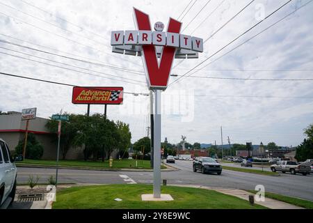 Il Varsity Diner è stato presentato il 4 ottobre 2024 a Roma, Georgia, Stati Uniti. (Foto di Julia Beverly/Alamy Live News) Foto Stock