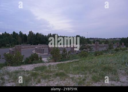 Liepaja, Lettonia - 9 settembre 2024: Memoriale agli ebrei di Liepaja. Questo monumento commemora 3640 ebrei e sovietici giustiziati qui nelle dune durante il sec Foto Stock