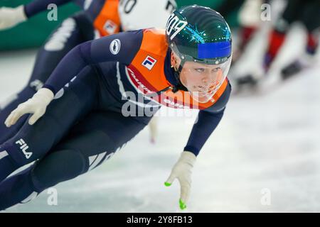 Heerenveen, Paesi Bassi. 5 ottobre 2024. HEERENVEEN, PAESI BASSI - 5 OTTOBRE: Xandra Velzeboer gareggia nel Relay Mix Team durante il KNSB Dutch Open a Thialf il 5 ottobre 2024 a Heerenveen, Paesi Bassi. (Foto di Andre Weening/Orange Pictures) credito: Orange Pics BV/Alamy Live News Foto Stock