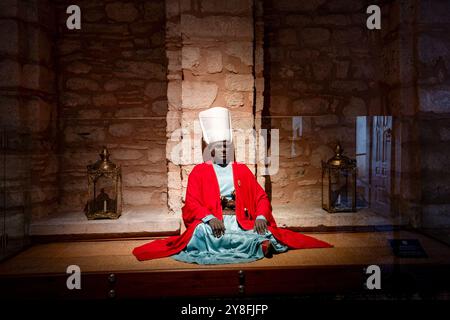 Turkiye. Istanbul. Statua che rappresenta un guardiano eunuco dell'Harem nel palazzo Topkapi Foto Stock