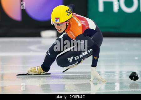 Heerenveen, Paesi Bassi. 5 ottobre 2024. HEERENVEEN, PAESI BASSI - 5 OTTOBRE: Suzanne Schulting gareggia nella finale dei 1500 m durante il KNSB Dutch Open a Thialf il 5 ottobre 2024 a Heerenveen, Paesi Bassi. (Foto di Andre Weening/Orange Pictures) credito: Orange Pics BV/Alamy Live News Foto Stock