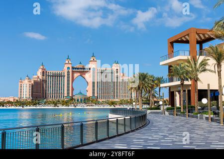 Hotel Dubai Atlantis sull'isola artificiale The Palm Jumeirah, vacanza di lusso negli Emirati Arabi Uniti Foto Stock