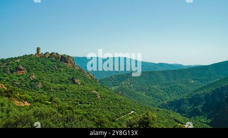 Castello medievale e diga di Casteldoria, provincia di Sassari, Sardegna, Italia Foto Stock