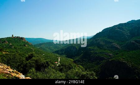 Castello medievale e diga di Casteldoria, provincia di Sassari, Sardegna, Italia Foto Stock