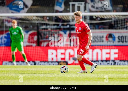 Verl, Germania. 5 ottobre 2024. Dennis Waidner (SpVgg Unterhaching, n. 39) GER, SC Verl vs. SpVgg Unterhaching, Fussball, 3. Liga, 9 anni. Spieltag, Spielzeit 2024/2025, 05.10.2024 DFL Regulations vietano qualsiasi uso di fotografi come sequenze di immagini e/o quasi-video. Foto: Eibner-Pressefoto/Jan Rollinger credito: dpa/Alamy Live News Foto Stock