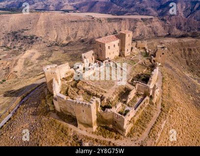 Castello di Montearagón, del XI secolo, comune di Quicena, Huesca, dichiarata monumento nazionale nel 1931, la cordigliera pirenaica, provincia de Huesca, Aragona , Spagna, Europa. Foto Stock