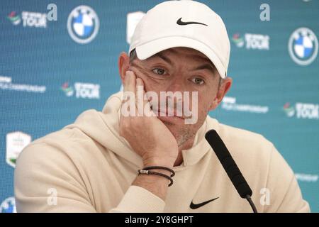 Wentworth Golf Club, Surrey, Regno Unito - 18 settembre 2024 Rory McIlroy risponde alle domande dei media durante la conferenza stampa pre BMW:PGA Golf Championship - BMW: PGA Golf Championship Pro-AM 2024 Foto Stock