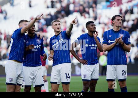 Londra, Regno Unito. 5 ottobre 2024. Londra, Inghilterra, 5 ottobre 2024: Squadra dell'Ipswich Town dopo la partita di Premier League tra West Ham e Ipswich Town al London Stadium di Londra, Inghilterra. (Pedro Porru/SPP) credito: SPP Sport Press Photo. /Alamy Live News Foto Stock