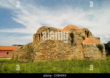 Chiesa paleocristiana di San Giovanni di Sinis in stile romanico, Penisola del Sinis, Oristano, Sardegna, Italia Foto Stock