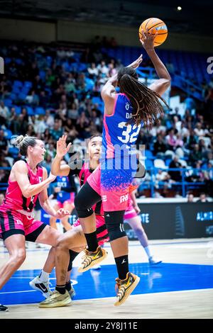 Ferrol, Spagna. 5 ottobre 2024. Liga Femenina Endesa Basket. Baxi Ferrol contro Kutxabank Araski. Jori Davis crediti: Ismael Miján/Alamy Live News Foto Stock