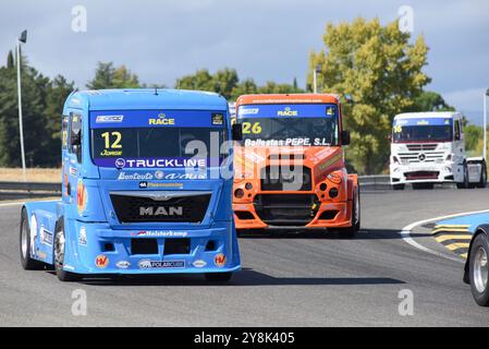 Madrid, Spagna. 5 ottobre 2024. I partecipanti gareggiano durante il FIA European Truck Racing Championship a Madrid Jarama, a Madrid, in Spagna, il 5 ottobre 2024. Crediti: Gustavo Valiente/Xinhua/Alamy Live News Foto Stock