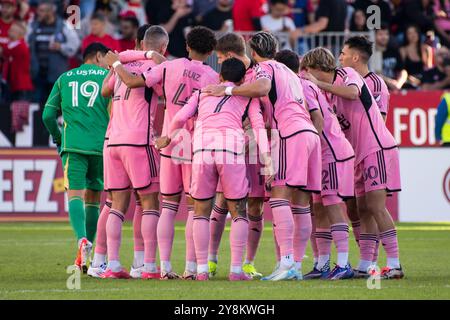 Toronto, Canada. 5 ottobre 2024. I giocatori del Miami CF si riuniscono durante la partita della MLS tra il Toronto FC e l'Inter Miami CF al BMO Field. Punteggi finali; Toronto FC 0-1 Inter Miami CF credito: SOPA Images Limited/Alamy Live News Foto Stock