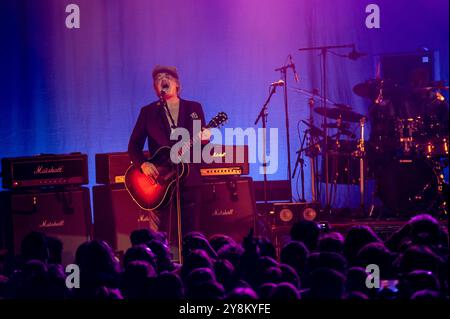 Cambridge, Regno Unito. 6 ottobre 2024. Peter Doherty vive sul palco con i Libertines al Cambridge Corn Exchange. Cristina Massei/Alamy Live News Foto Stock