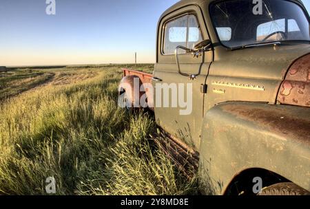 Fattoria Vintage camion Saskatchewan Canada weathered e vecchio Foto Stock