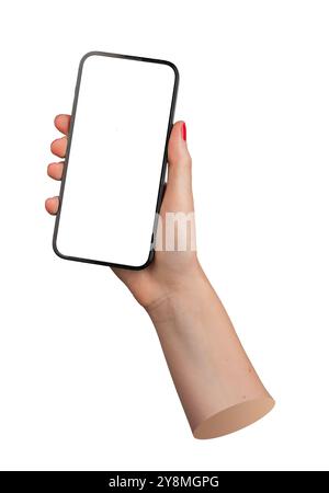 Mano di una donna che tiene in mano uno smartphone con uno schermo vuoto, perfetta per la visualizzazione di mockup. Moderno cellulare digitale per il business e la comunicazione. Manicu rosso Foto Stock