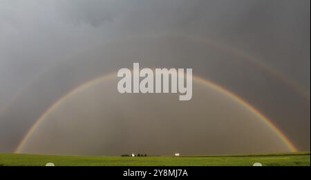 Maggiore tempesta Saskatchewan in estate rurale Canada Rainbow Foto Stock