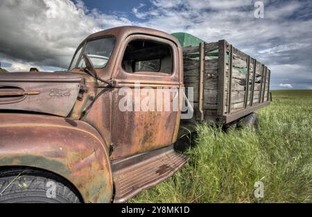 Fattoria Vintage camion Saskatchewan Canada weathered e vecchio Foto Stock