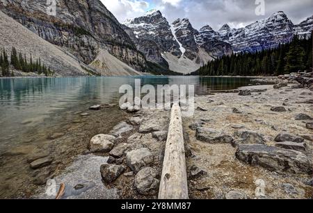 Morraine lago Alberta sette sorelle Montagne Rocciose Foto Stock