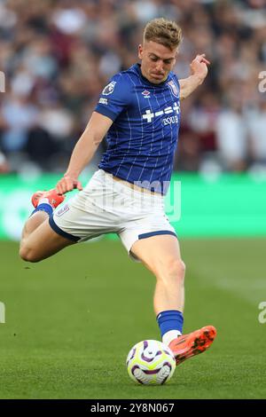 Londra, Regno Unito. 5 ottobre 2024. L'attaccante dell'Ipswich Liam Delap (19) in azione durante la partita West Ham United FC contro Ipswich Town FC English Premier League al London Stadium, Londra, Inghilterra, Regno Unito il 5 ottobre 2024 Credit: Every Second Media/Alamy Live News Foto Stock