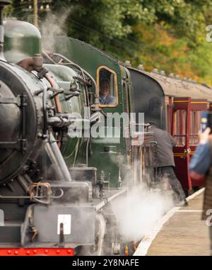 Oxenhope,West Yorkshire. 6th October 2024.   Autumn arrives at the Keighley Worth Valley Railway as the Autumn Gala gets underway on Sunday morning at Oxenhope train station. The event is part of the regular Heritage calendar featuring steam locomotives from yesterday year in the picturesque Worth valley made famous by the Bronte sisters .  Credit: Windmill Images/Alamy Live News Foto Stock