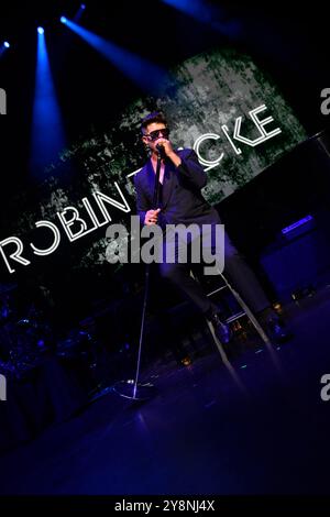 Hollywood, Stati Uniti. 5 ottobre 2024. HOLLYWOOD, FLORIDA - 5 OTTOBRE: Robin Thicke si esibisce dal vivo sul palco dell'Hard Rock Live al Seminole Hard Rock Hotel & Casino Hollywood il 5 ottobre 2024 a Hollywood, Florida. (Foto di JL/Sipa USA) credito: SIPA USA/Alamy Live News Foto Stock