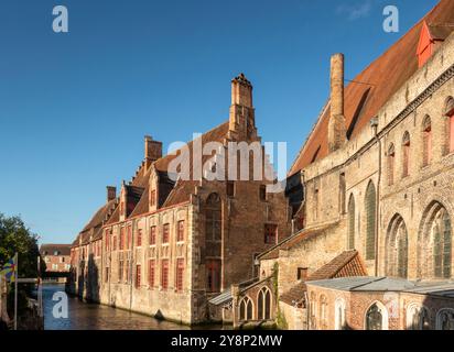 Belgio, Fiandre, Bruges, Mariastraat, Saint John's Hospital Museum, Museo Sint-Janshospitaal, esterno Foto Stock