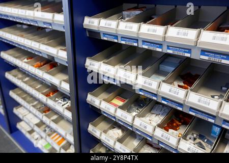 Farmacia, Drug stock, Onkologikoa Hospital, Oncology Institute, Case Center per la prevenzione, la diagnosi e il trattamento del cancro, Donostia, San Sebastian, Gipuzkoa, Paesi Baschi, Spagna. Foto Stock