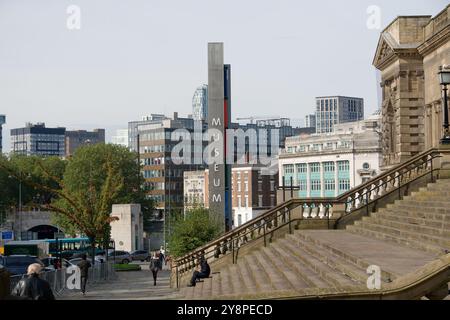 Alti edifici nel centro di Liverpool Foto Stock