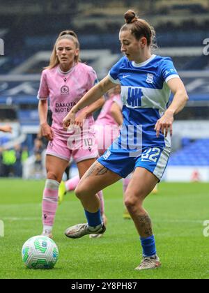 Birmingham, Regno Unito. 6 ottobre 2024. Birmingham, Inghilterra, 6 ottobre 2024: Rebecca McKenna (22 Birmingham City) sul pallone durante la partita di calcio Barclays Womens Championship tra Birmingham City e Blackburn Rovers a St Andrews a Birmingham, Inghilterra (Natalie Mincher/SPP) credito: SPP Sport Press Photo. /Alamy Live News Foto Stock